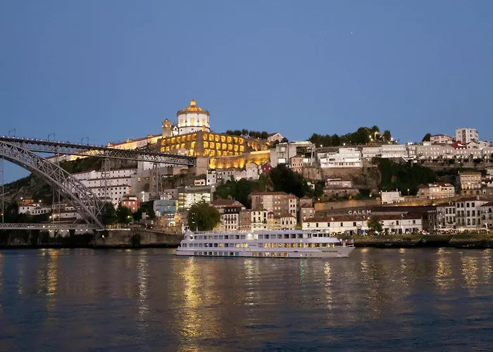 Modern In The Heart Of Apartment Porto